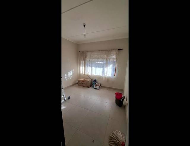 3 BEDROOM PROPERTY TO RENT IN GOODWOOD CENTRAL